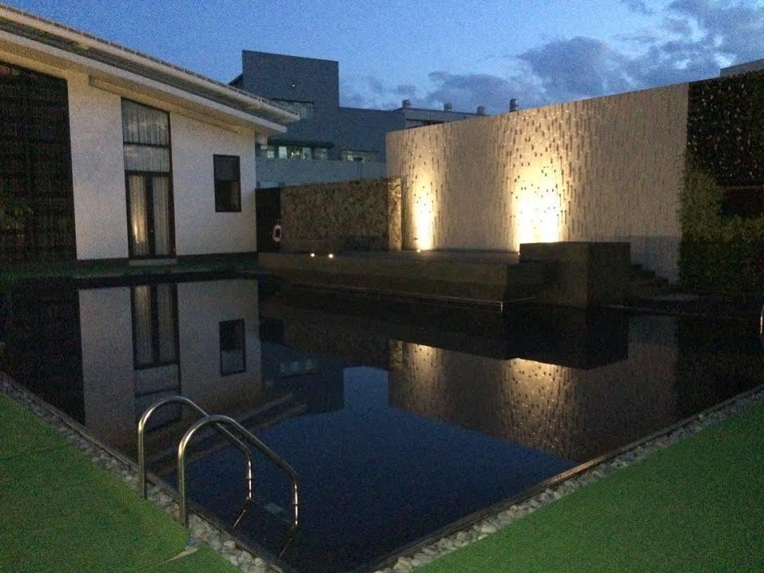 Look Royal Resort Chiayi Exterior foto The pool at the hotel
